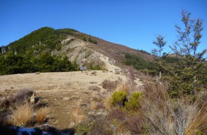 Descending to Kiwi Saddle
