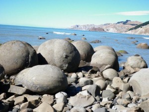 The strange boulder shapes. Photo Kelvin Shaw